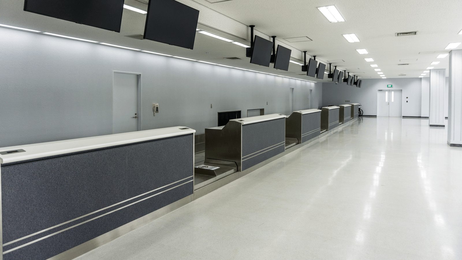 airport check in desks